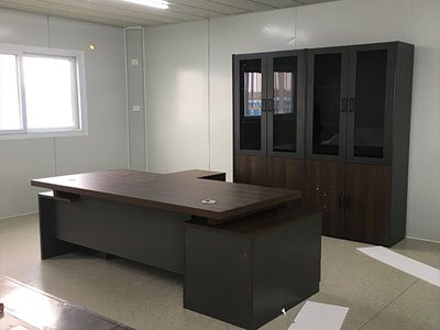 定州某工地卸車(chē)安裝辦公家具(圖2) 定州某工地卸車(chē)安裝辦公家具(圖2)