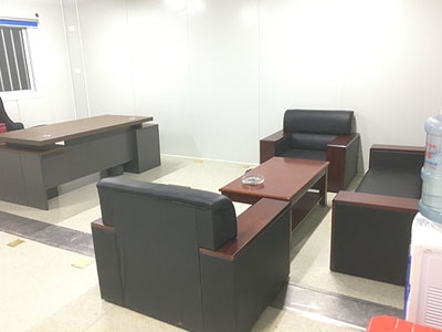 定州某工地卸車(chē)安裝辦公家具(圖4) 定州某工地卸車(chē)安裝辦公家具(圖4)